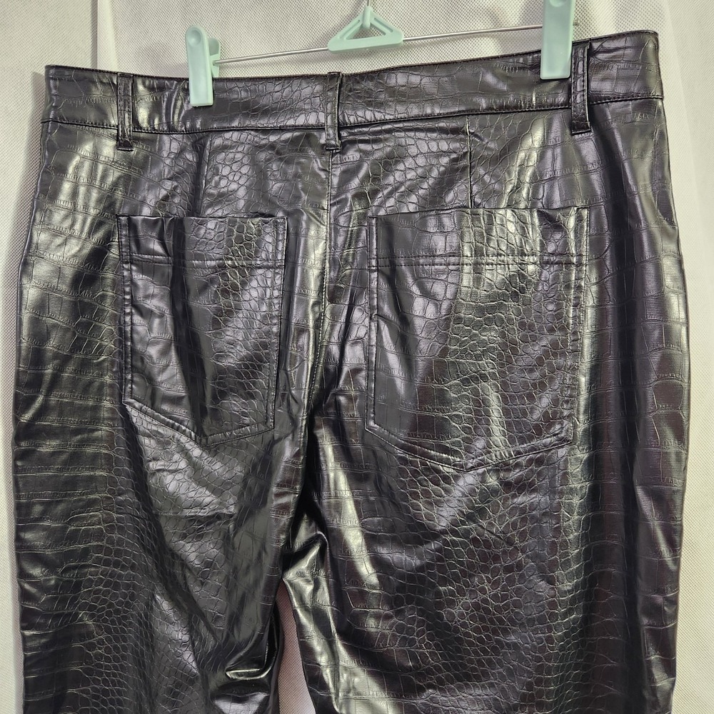A New Day Women's Relaxed High Rise Ankle Faux-Croc Leather Pants 14 NWT - Picture 3 of 11